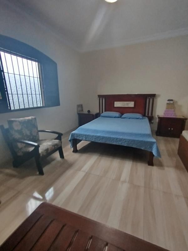 Casa, Castelo, 3 Quartos, 4 Vagas, 1 Suíte