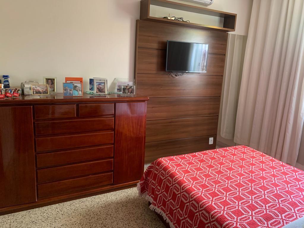 Casa, Vila Pérola, 4 Quartos, 5 Vagas, 1 Suíte