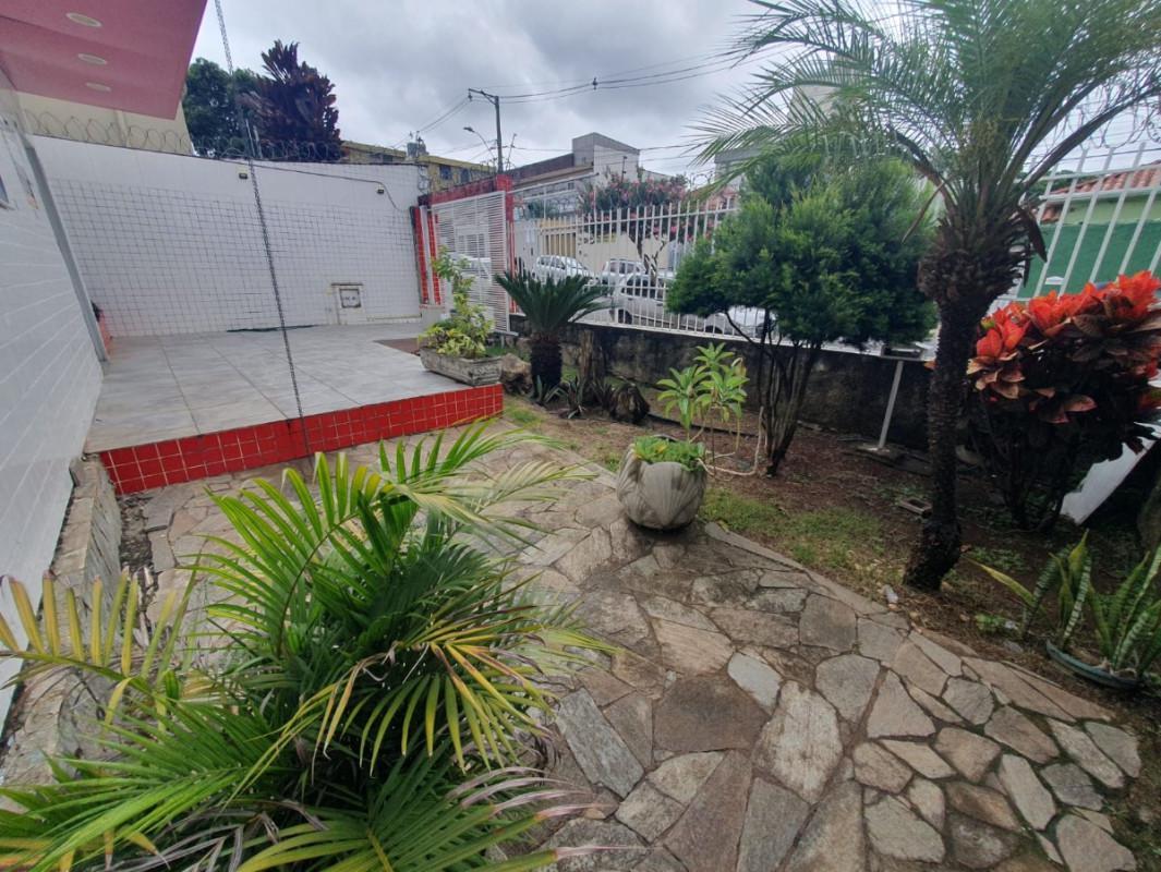 Casa Comercial, Nova Suíssa, 6 Quartos, 4 Vagas