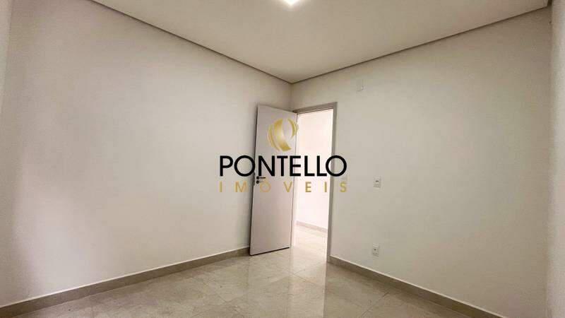 Casa, Santa Branca, 3 Quartos, 2 Vagas, 1 Suíte