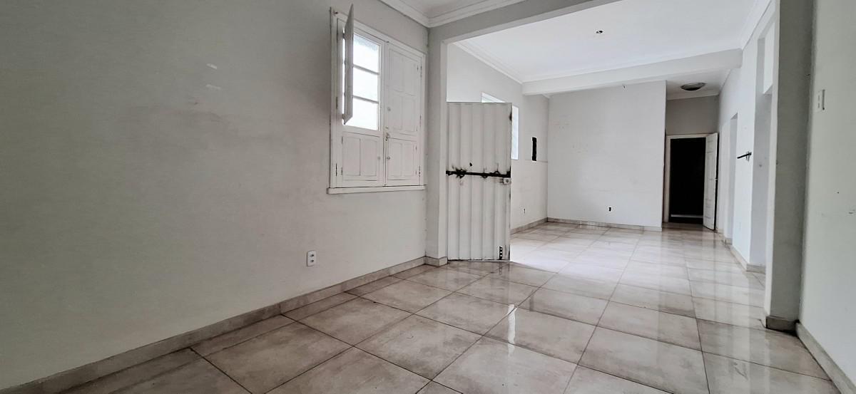 Casa, Barreiro, 4 Quartos, 3 Vagas, 1 Suíte