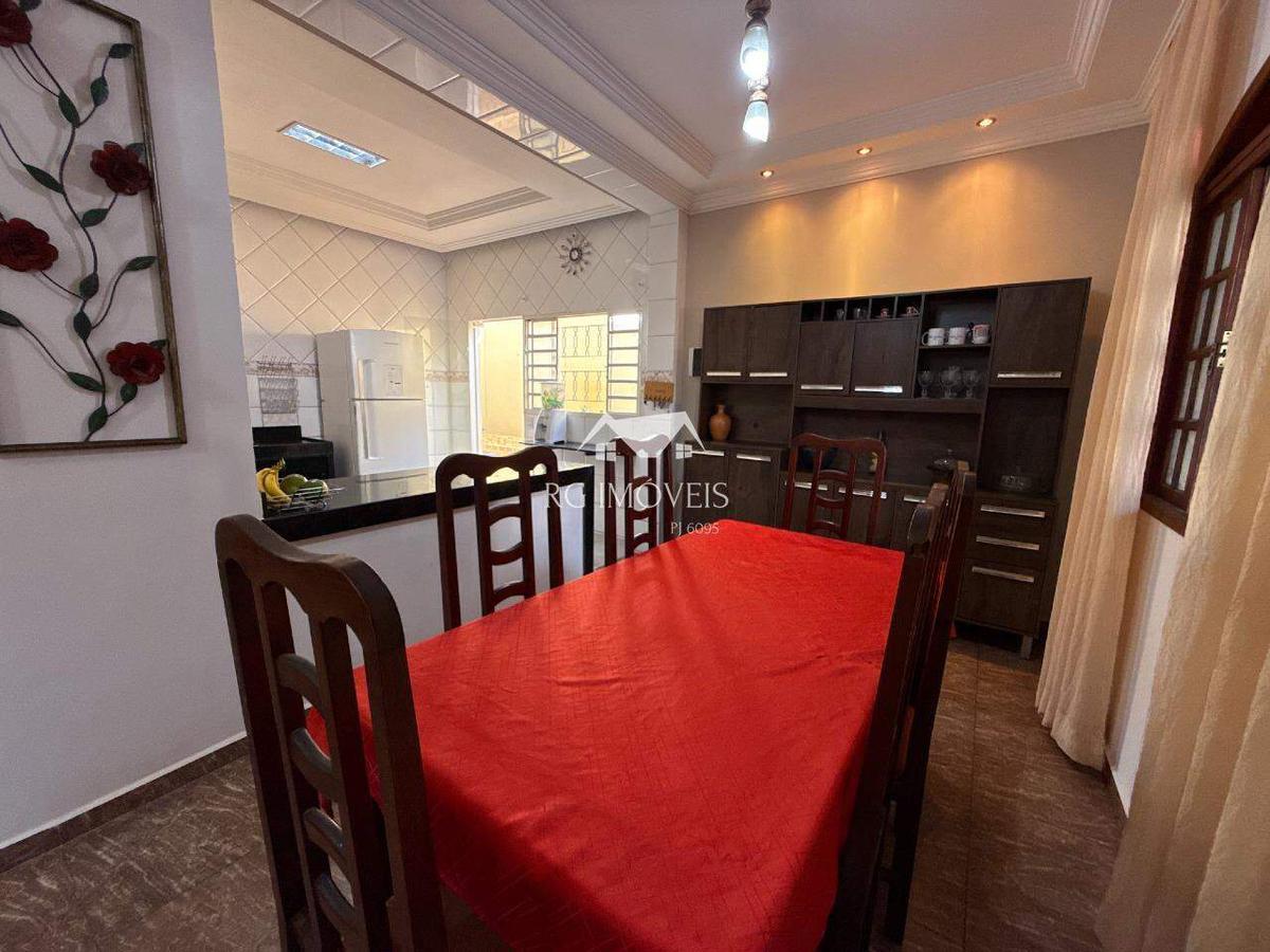 Casa, Niterói, 4 Quartos, 6 Vagas, 1 Suíte