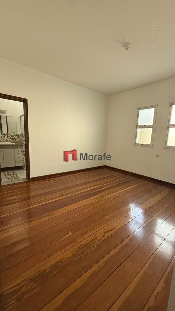 Casa, Castelo, 4 Quartos, 4 Vagas, 1 Suíte