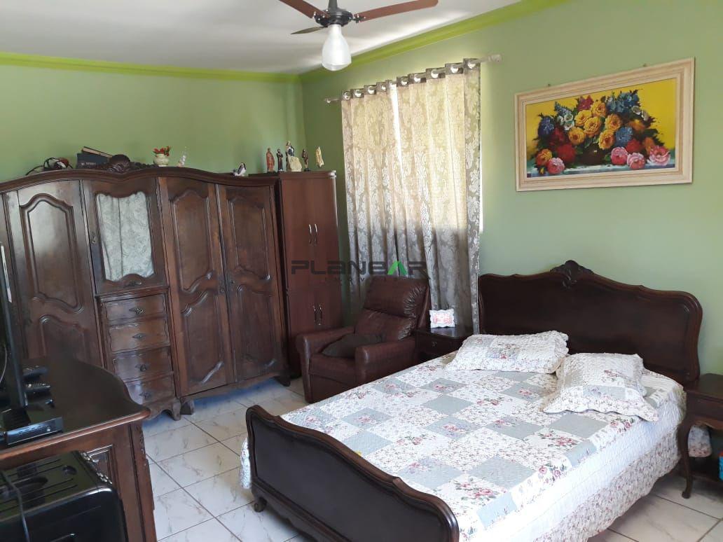 Casa, Industrial São Luiz, 4 Quartos, 4 Vagas, 2 Suítes