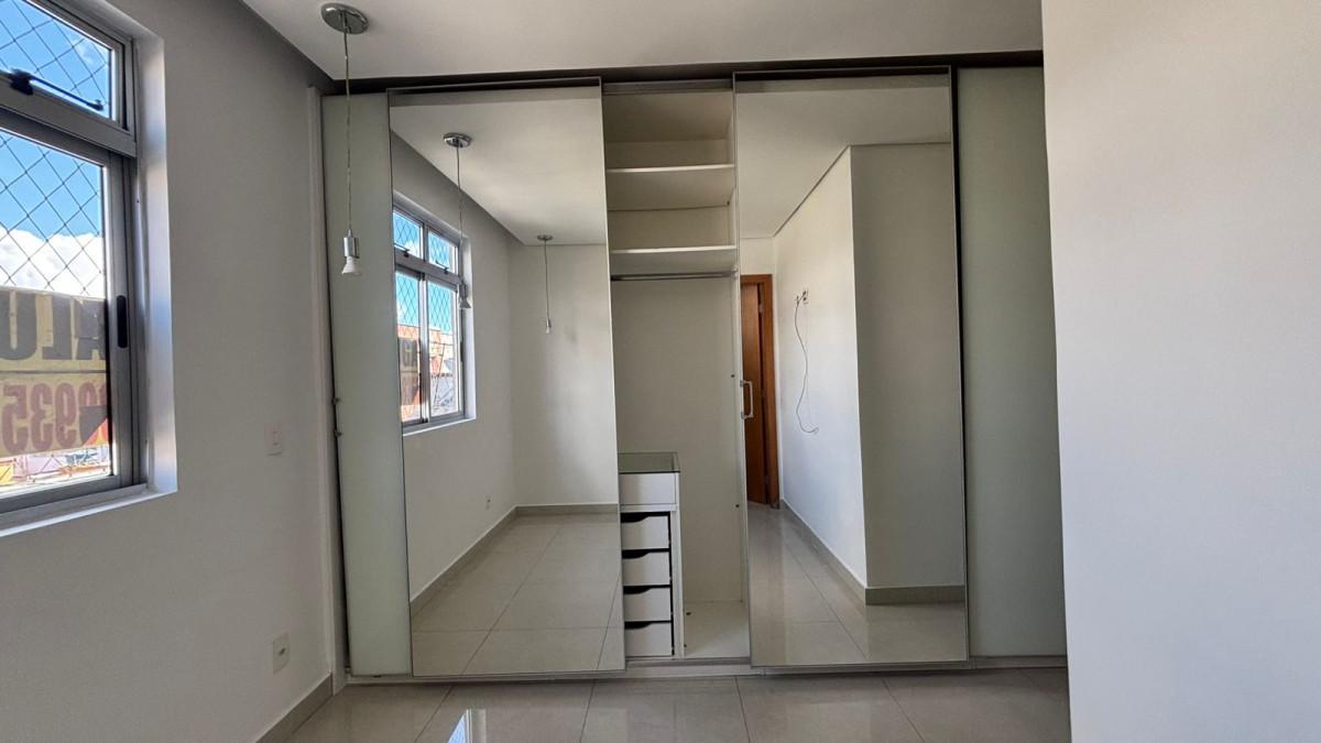 Apartamento, Sagrada Família, 3 Quartos, 2 Vagas, 1 Suíte