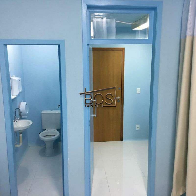 Sala, Centro, 2 Quartos, 0 Vaga