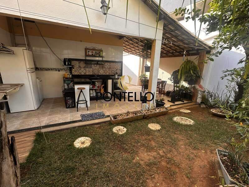 Casa, Fernão Dias, 3 Quartos, 2 Vagas, 1 Suíte