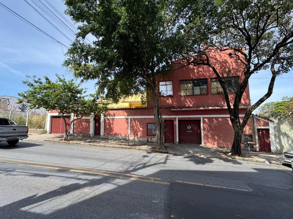 Casa, Lagoinha, 8 Quartos, 2 Vagas, 1 Suíte