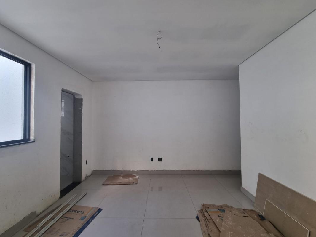 Casa, Europa, 2 Quartos, 3 Vagas, 1 Suíte