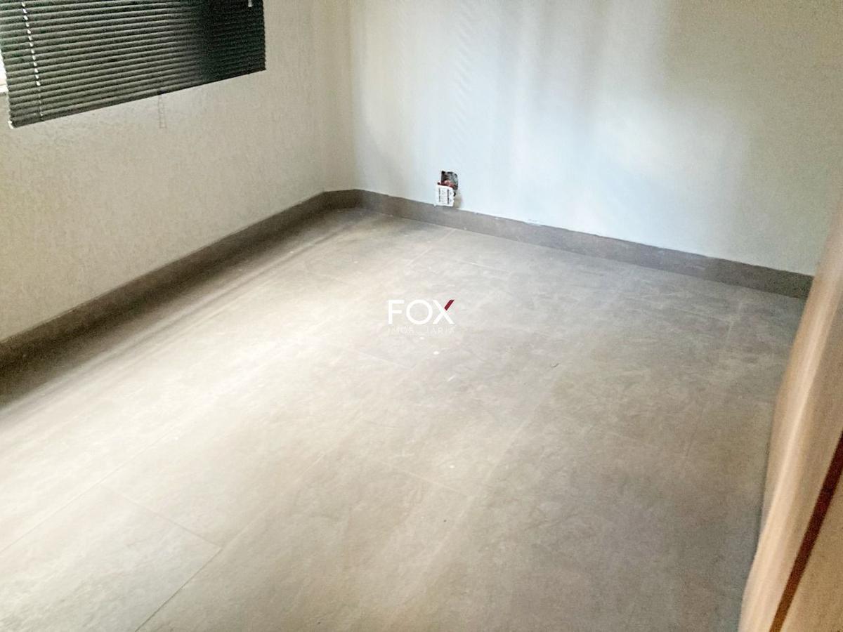 Casa, Funcionários, 5 Quartos, 2 Vagas, 1 Suíte