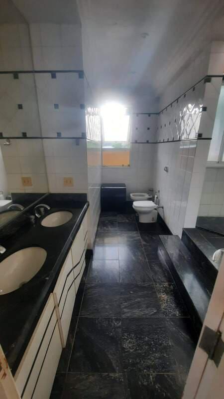 Casa, Vila Castela, 4 Quartos, 6 Vagas, 1 Suíte