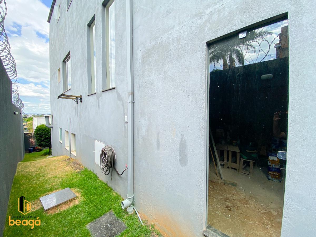 Casa, Trevo, 4 Quartos, 4 Vagas, 1 Suíte