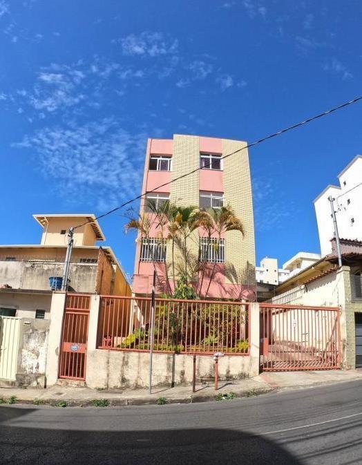 Apartamento, Sagrada Família, 2 Quartos, 1 Vaga, 0 Suíte