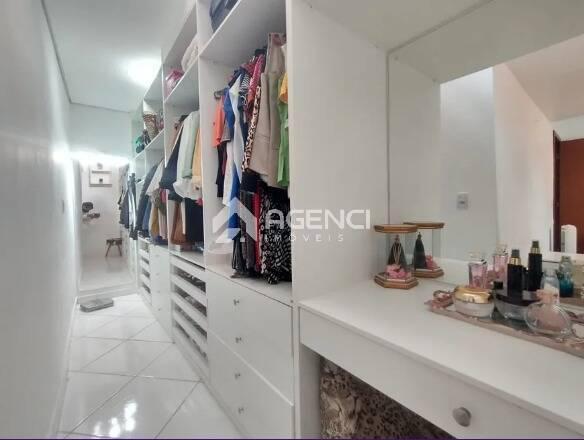 Casa, Monte Castelo, 5 Quartos, 0 Vaga, 1 Suíte