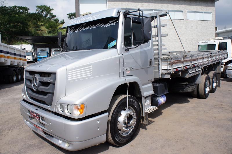 Mercedes-benz Atron 2324 6x2 2p (diesel) (e5)