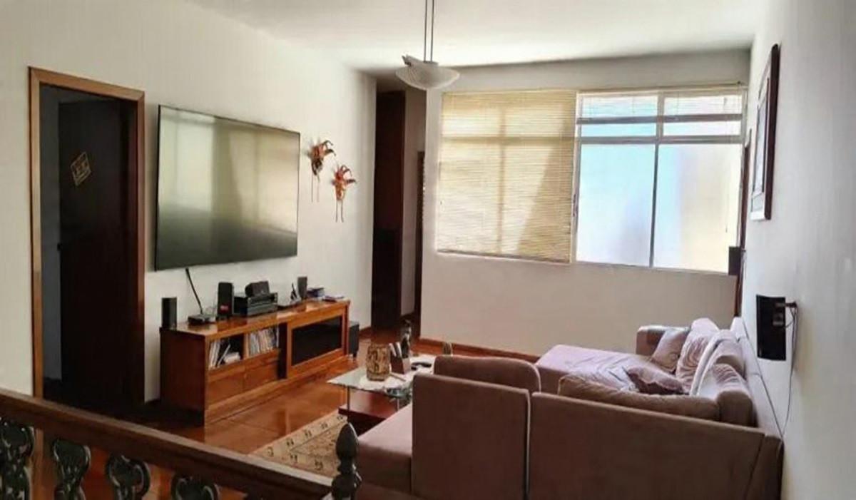 Casa, Luxemburgo, 5 Quartos, 4 Vagas, 2 Suítes