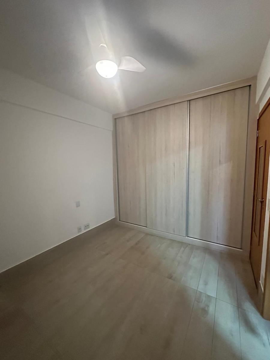 Apartamento, Floresta, 2 Quartos, 2 Vagas, 1 Suíte
