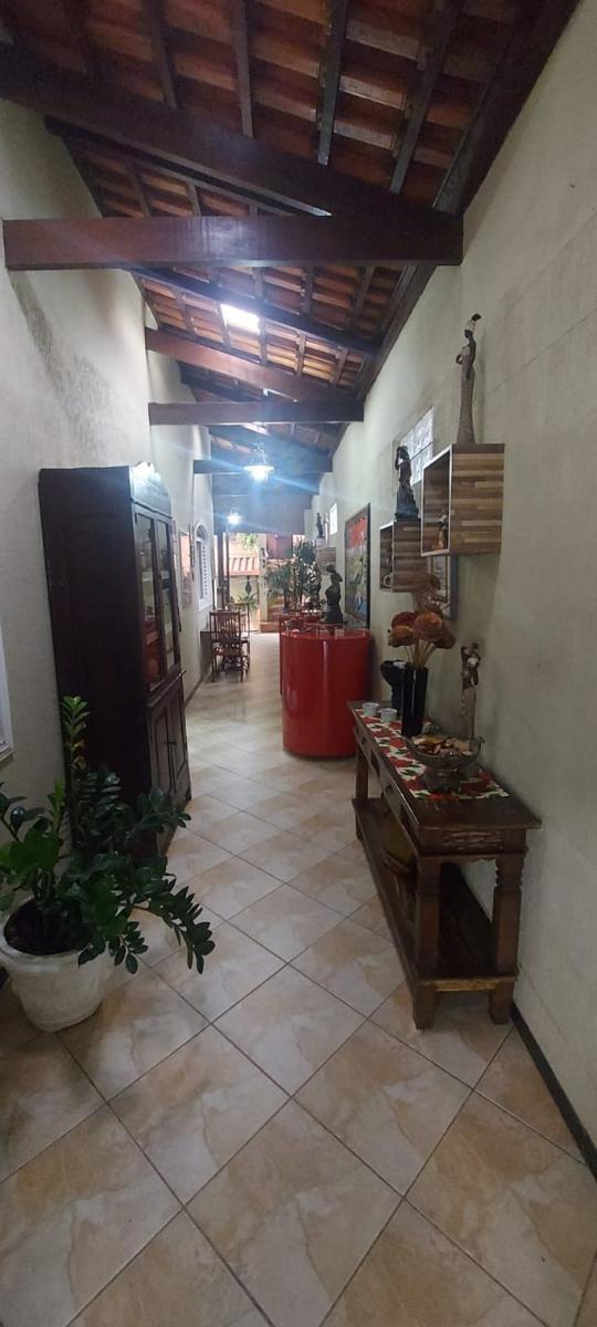 Casa, Petropolis, 3 Quartos, 2 Vagas, 1 Suíte