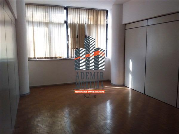 Sala, Centro