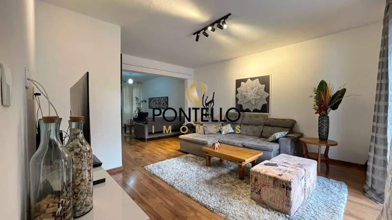 Casa, Castelo, 5 Quartos, 3 Vagas, 1 Suíte