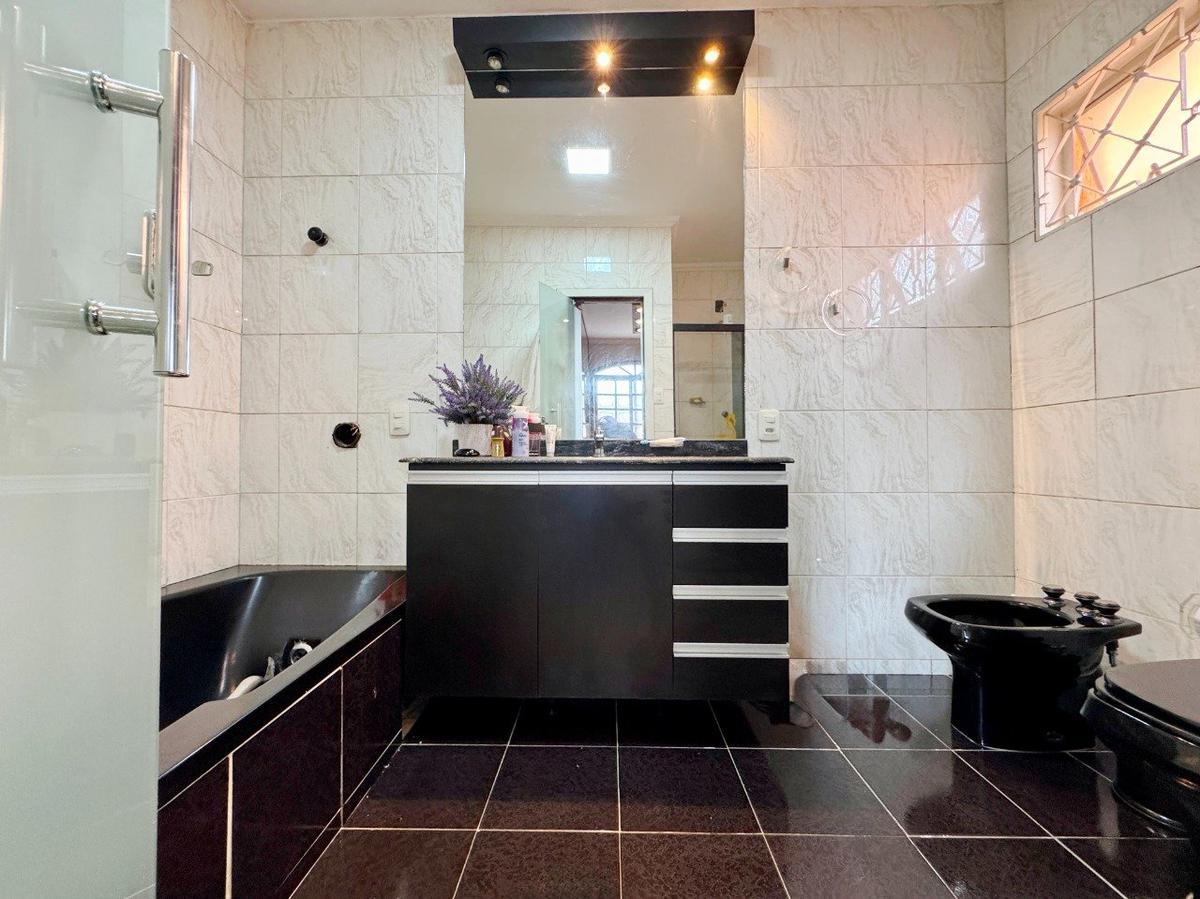 Casa, Santa Amélia, 3 Quartos, 10 Vagas, 1 Suíte