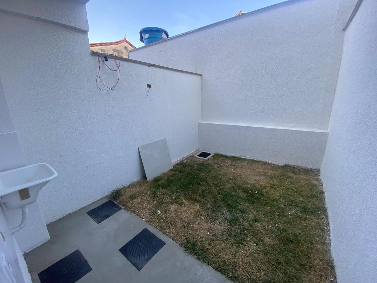 Casa, Floramar, 2 Quartos, 1 Vaga, 1 Suíte