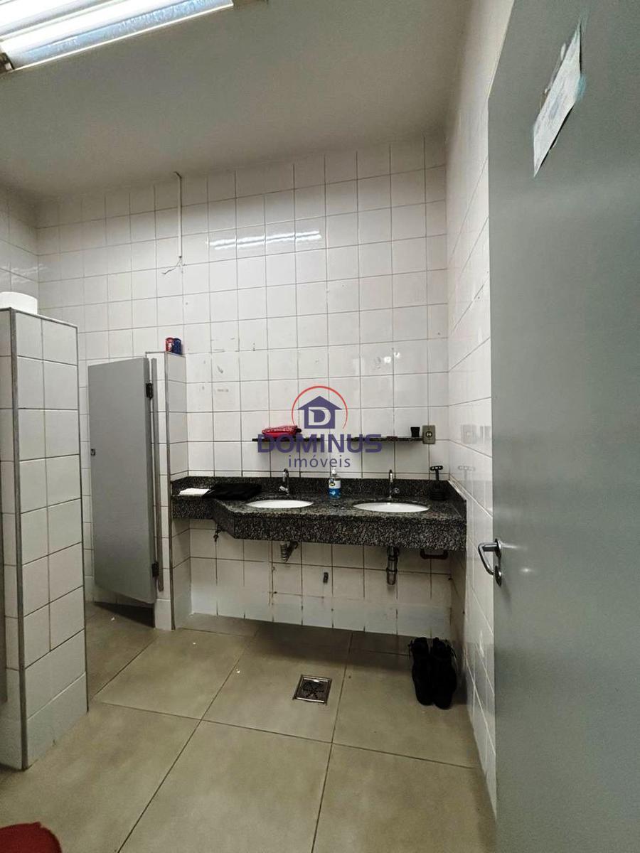 Galpão, São João Batista, 0 Quarto, 0 Vaga