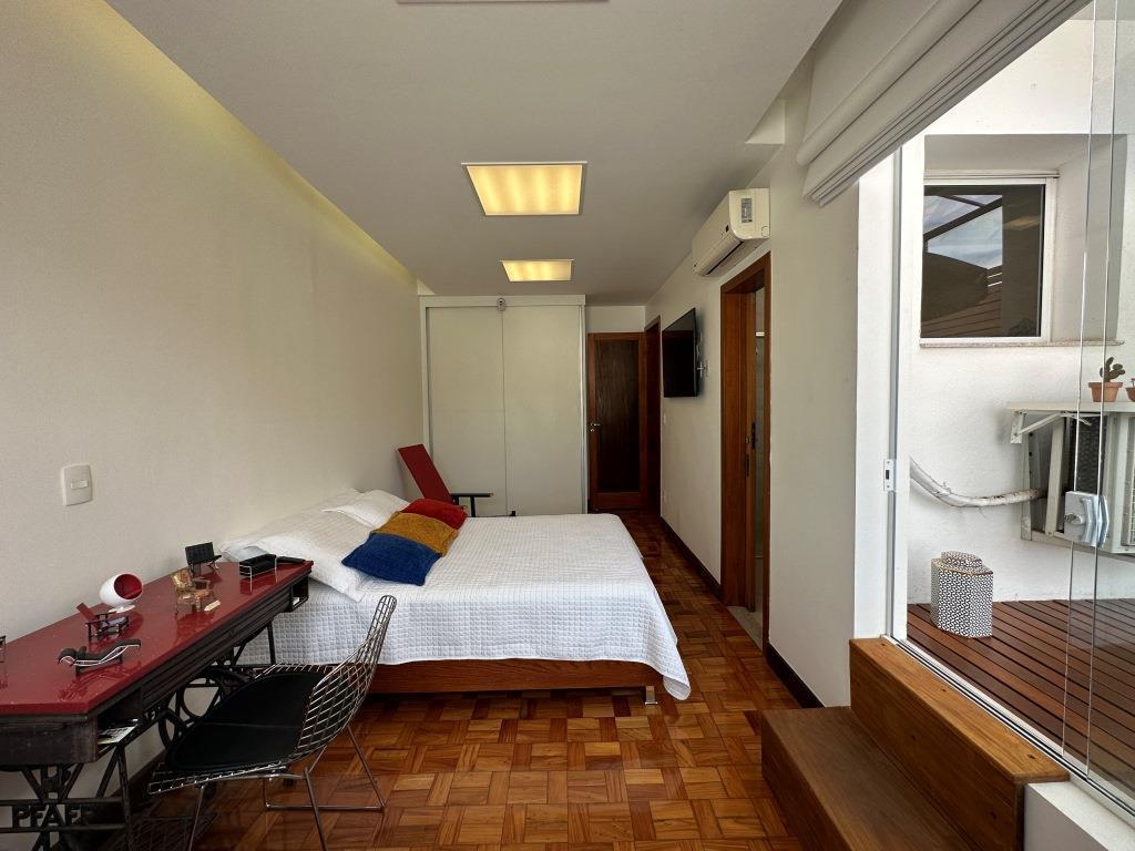 Casa, Floresta, 3 Quartos, 1 Vaga, 3 Suítes