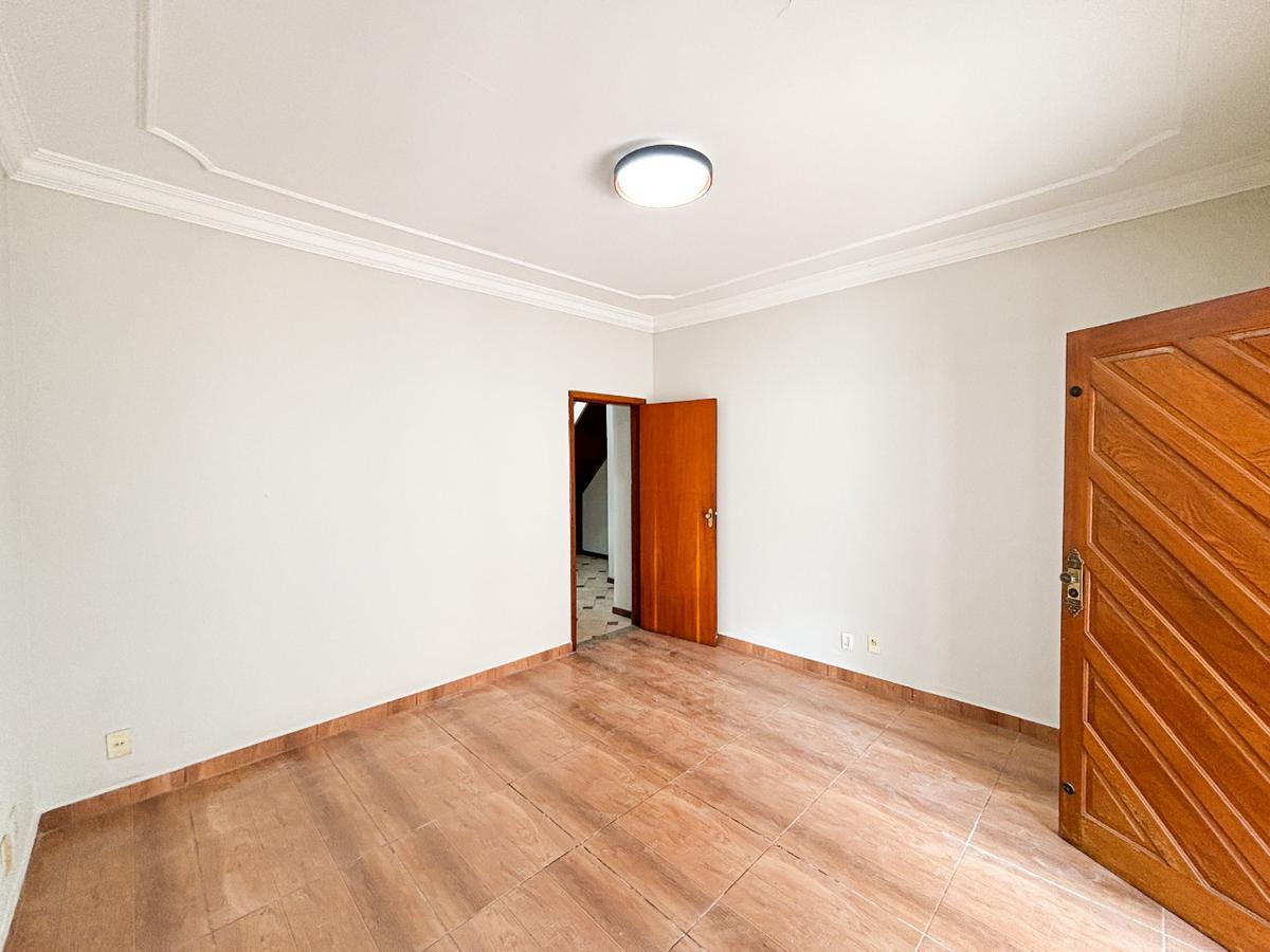 Casa, Três Barras, 5 Quartos, 2 Vagas, 1 Suíte