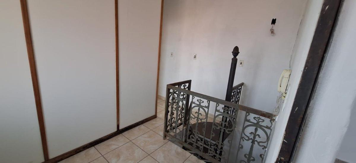 Casa, Centro, 5 Quartos, 0 Vaga, 1 Suíte