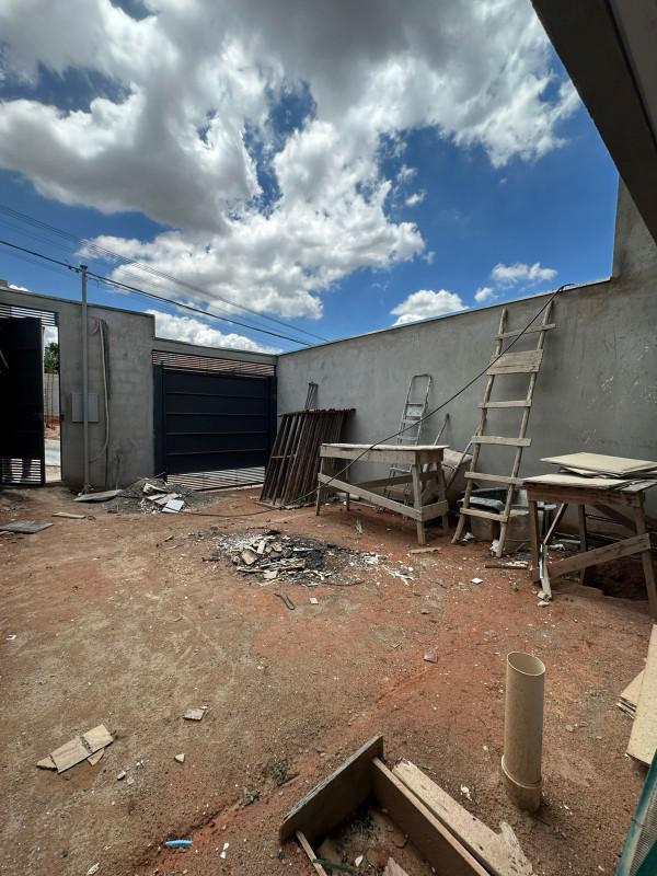 Casa, Monte Verde, 2 Quartos, 2 Vagas, 1 Suíte