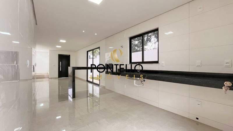 Casa, Santa Branca, 3 Quartos, 2 Vagas, 1 Suíte