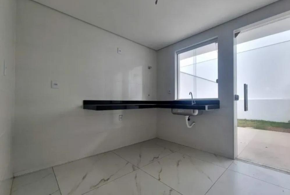 Casa, Santa Branca, 2 Quartos, 2 Vagas, 2 Suítes