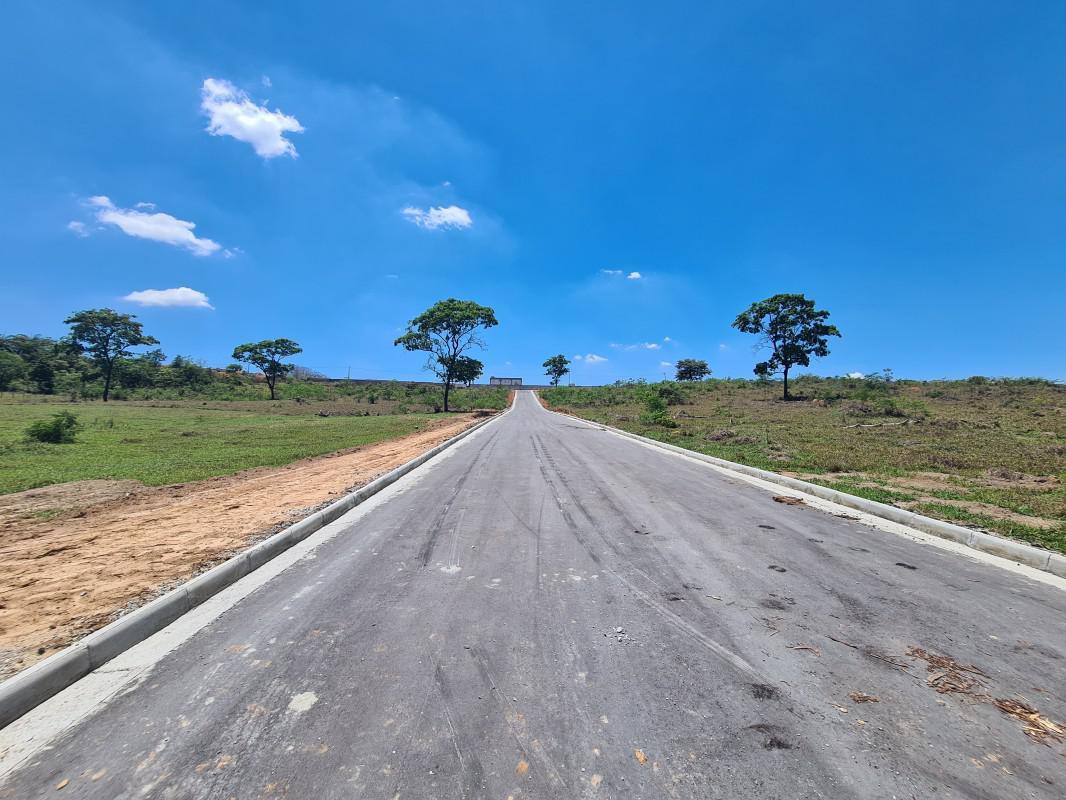 Lote, Novo Retiro, 0 Quarto, 0 Vaga