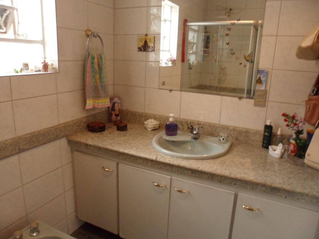 Casa, Barroca, 5 Quartos, 2 Vagas, 1 Suíte