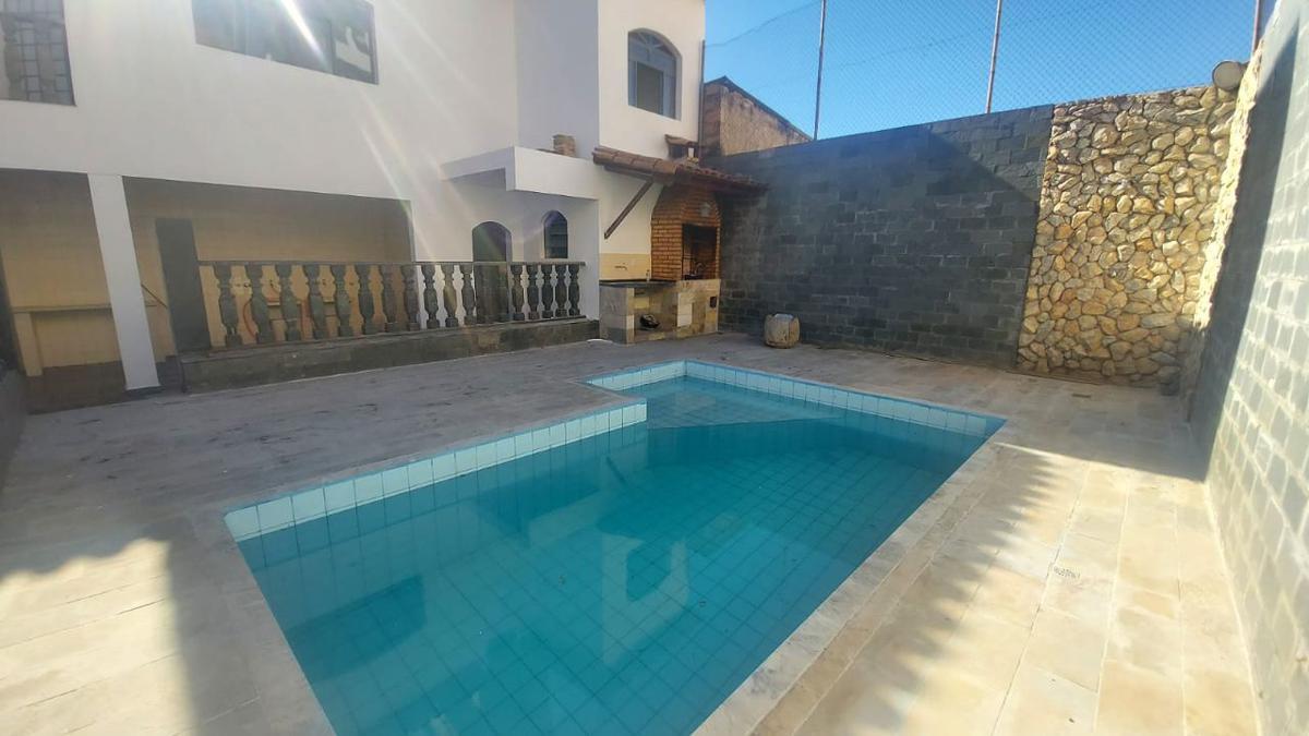 Casa, Santa Cruz, 4 Quartos, 4 Vagas, 2 Suítes