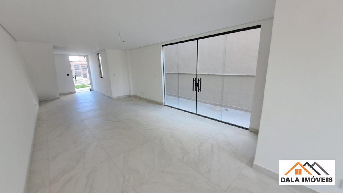 Casa, Santa Branca, 3 Quartos, 2 Vagas, 1 Suíte