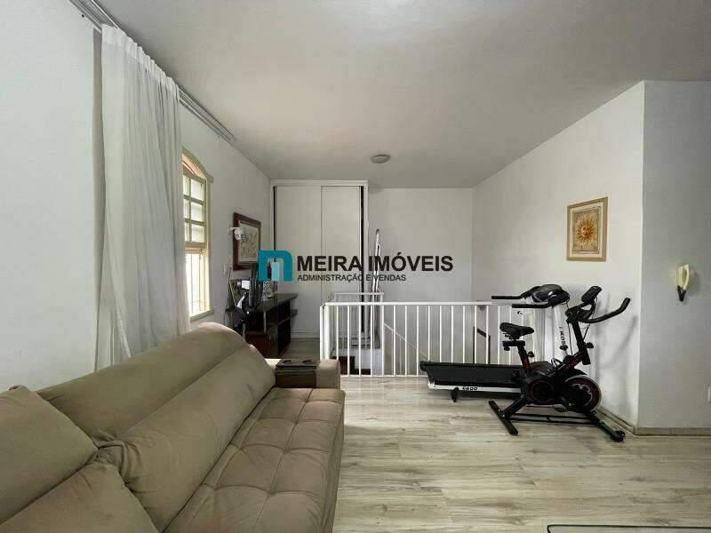 Casa, Santa Lúcia, 5 Quartos, 4 Vagas, 1 Suíte