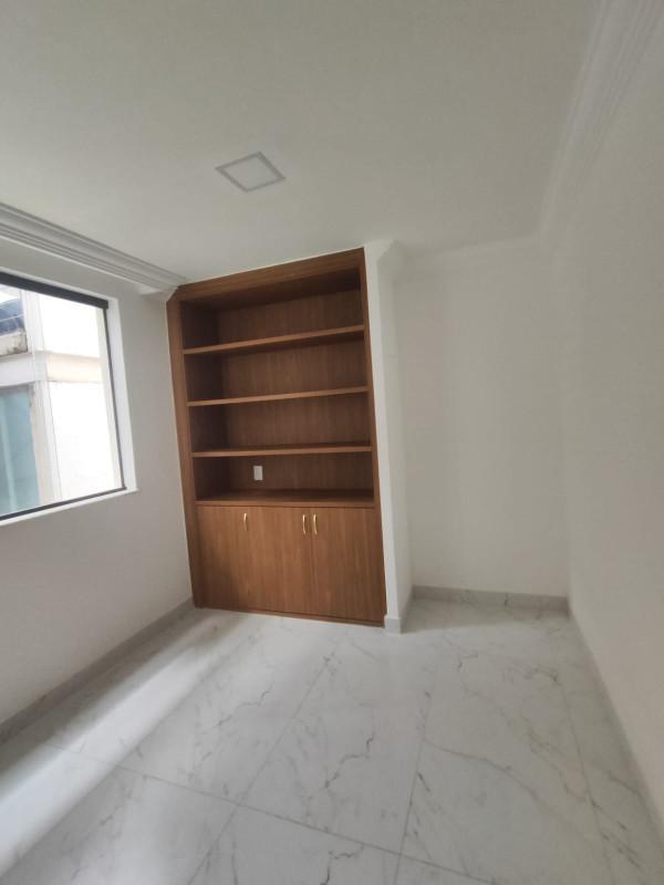 Casa, Comiteco, 4 Quartos, 12 Vagas, 4 Suítes