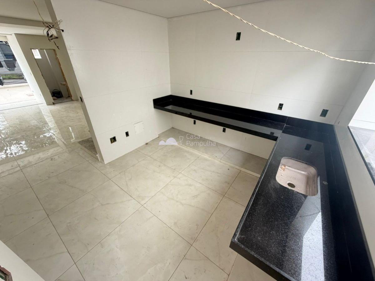 Casa, Santa Mônica, 3 Quartos, 4 Vagas, 1 Suíte