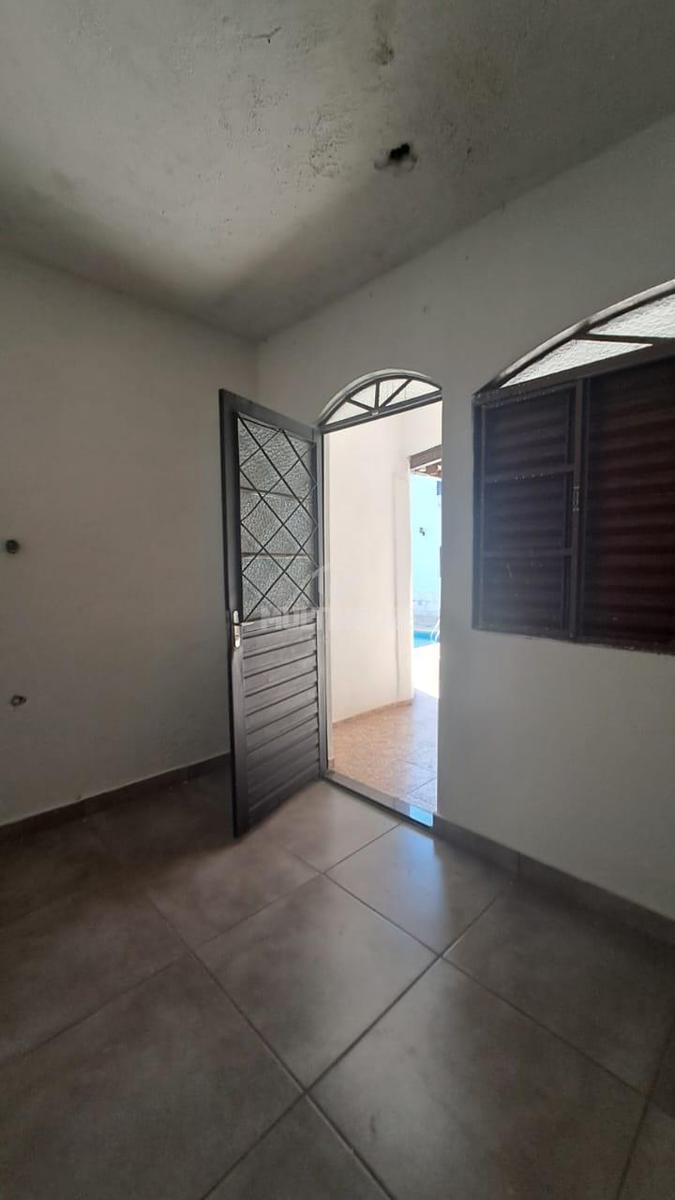 Casa, Candelária, 4 Quartos, 3 Vagas, 1 Suíte