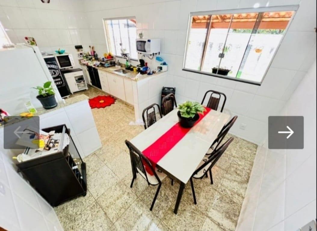 Casa, Letícia, 3 Quartos, 6 Vagas, 1 Suíte