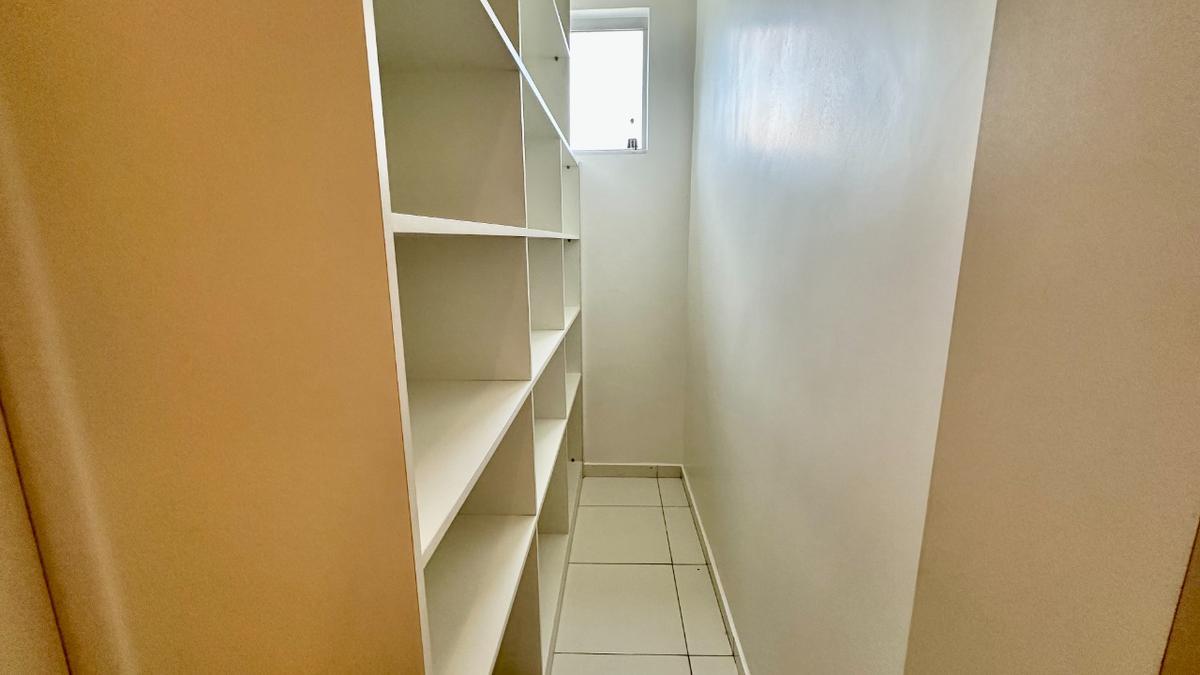 Casa, Itapoã, 3 Quartos, 4 Vagas, 1 Suíte
