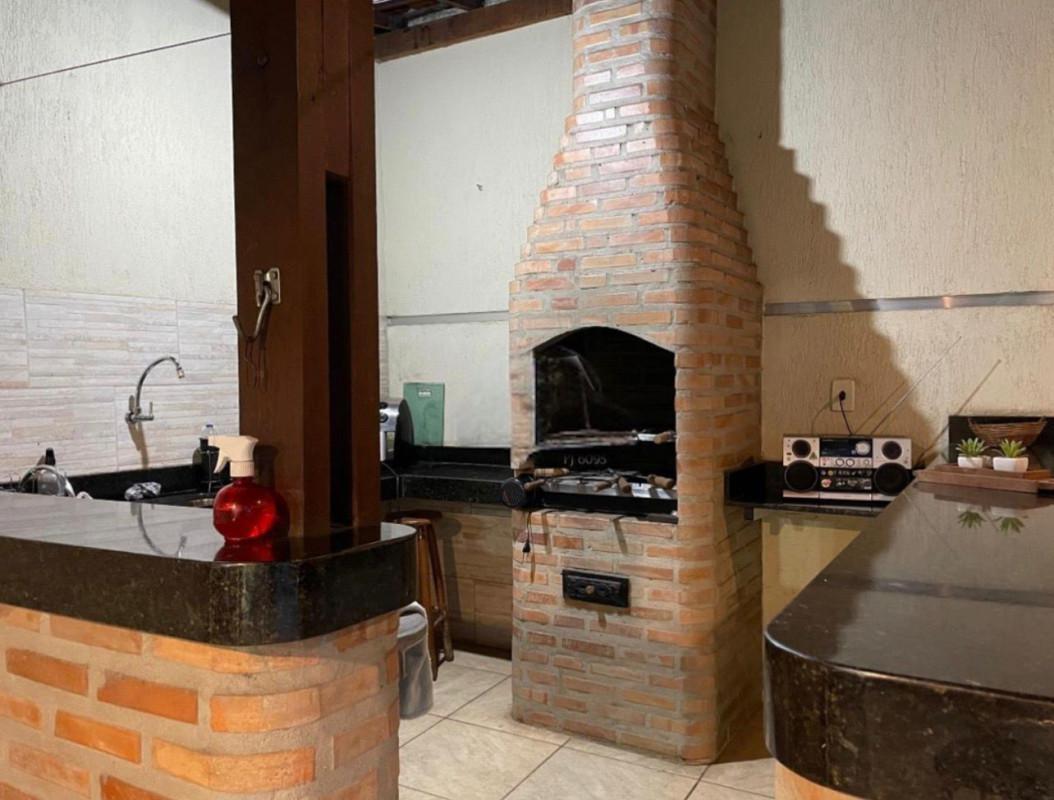 Casa, Milionários, 3 Quartos, 8 Vagas, 1 Suíte