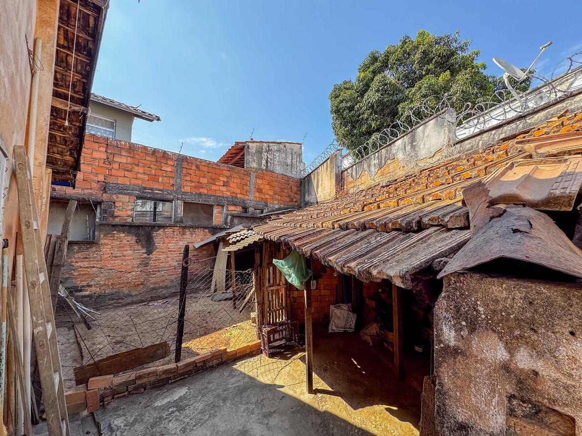 Lote, Sagrada Família, 0 Quarto, 0 Vaga
