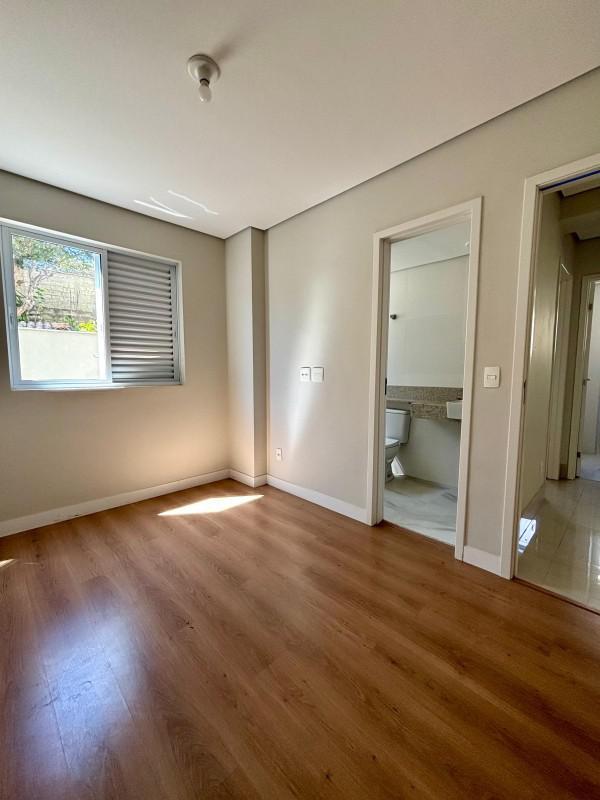 Apartamento, Sagrada Família, 3 Quartos, 2 Vagas, 1 Suíte