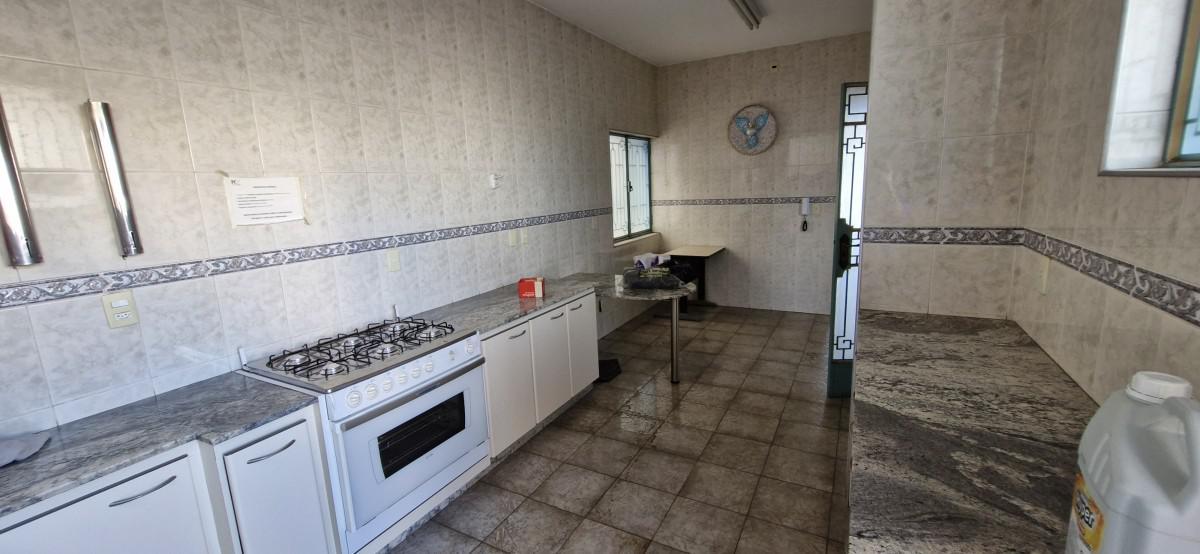 Casa, Concórdia, 10 Quartos, 8 Vagas, 1 Suíte
