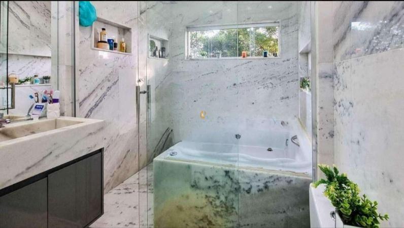 Casa, Retiro do Chalé, 5 Quartos, 4 Vagas, 2 Suítes