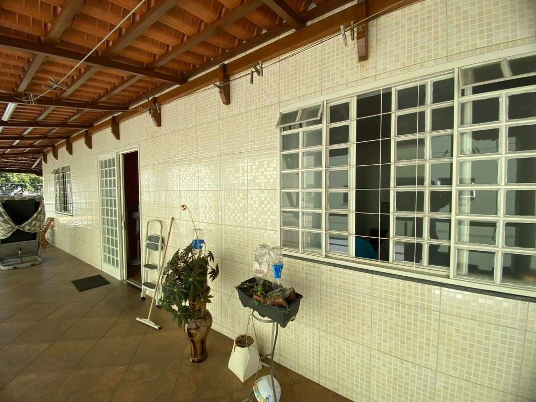 Casa, Jardim Riacho das Pedras, 4 Quartos, 10 Vagas, 2 Suítes