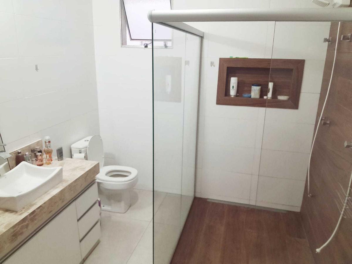 Casa, Europa, 3 Quartos, 0 Vaga, 1 Suíte